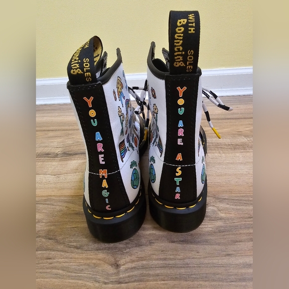 Dr. Martens 1460 WEDNESDAY HOLMES FOR PRIDE LEATHER BOOTS, size US 9 - Picture 6 of 13